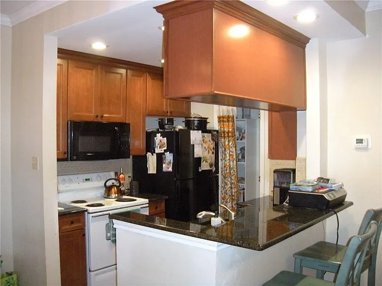915 W 23rd St #211 — Photo 7