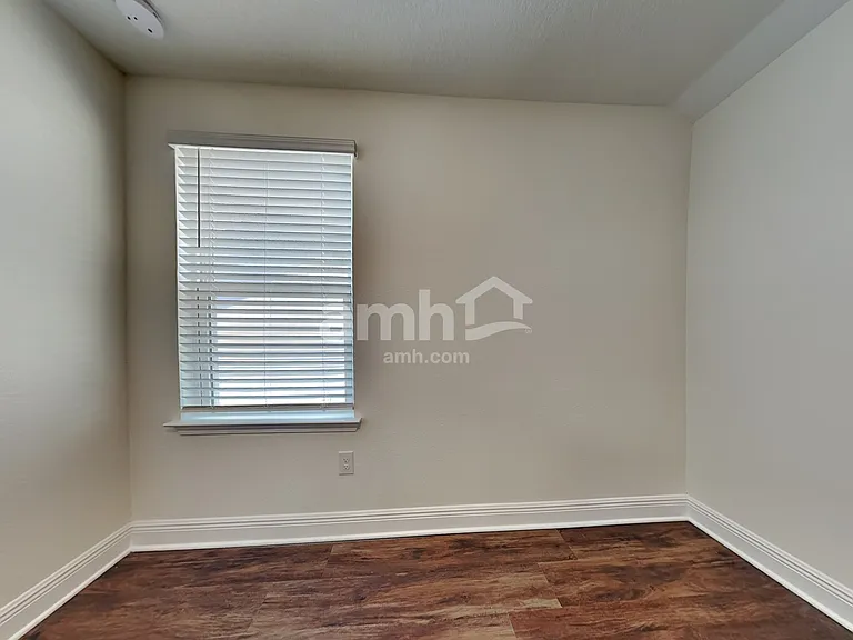 27537 Saint Andrews Ave — Photo 27