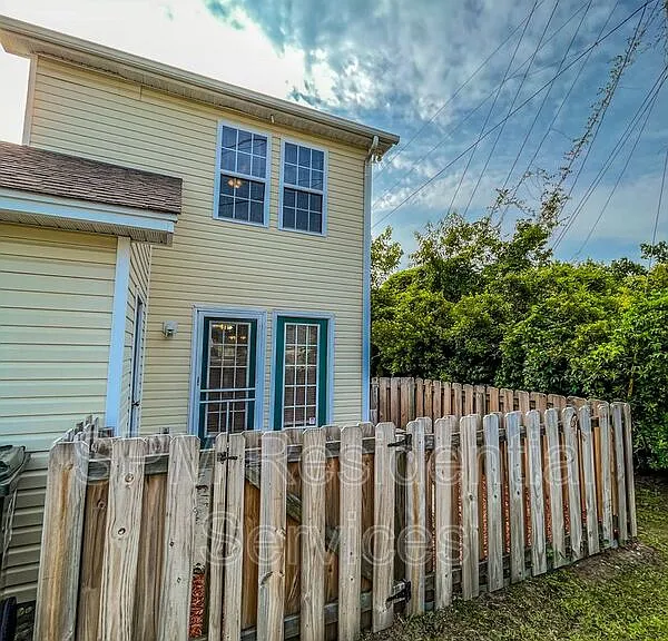 501 Shortfin Dr — Photo 24