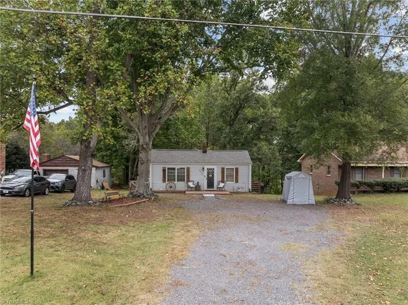 6579 Holder Rd, Clemmons, NC 27012