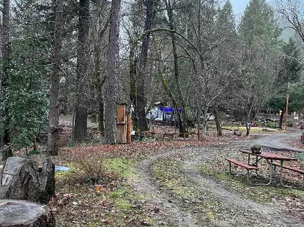921 Elk Creek Rd, Happy Camp, CA 96039