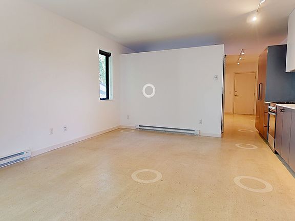 5th image of 3251 Garfield Ave S #202