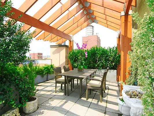 Sold by Sotheby's International Realty | media 12