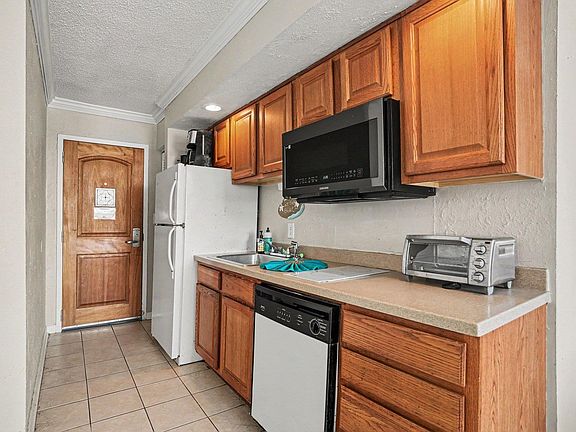 4th image of 9550 Shore Dr. #207