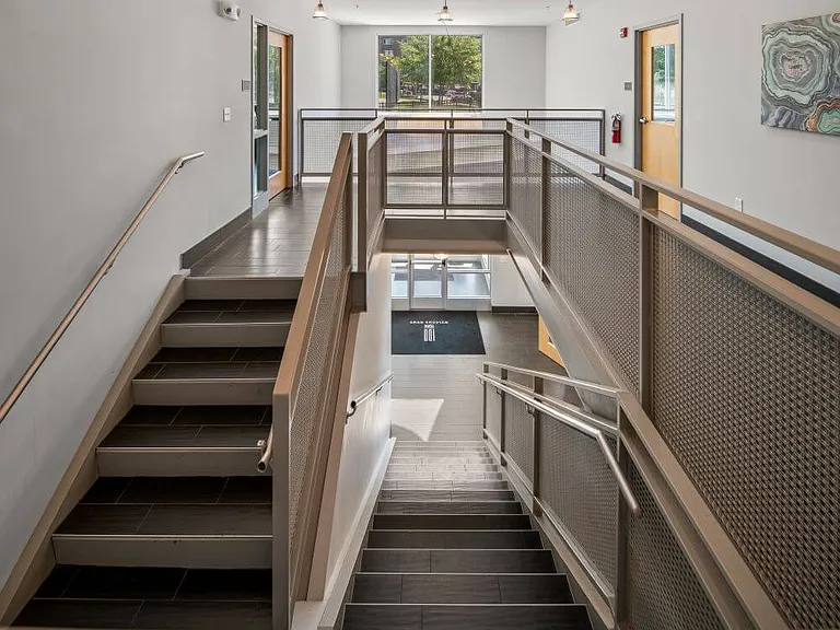 100-york-amenities-interiors-10r