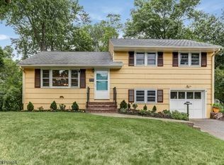 129 N Hillside Ave, Chatham, NJ