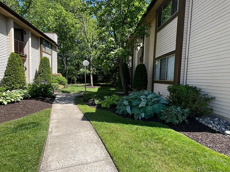 1603 Britton Pl — Photo 2