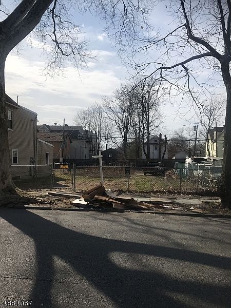 1st image of 181 N Park St