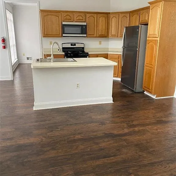33 Marion Dr — Photo 4
