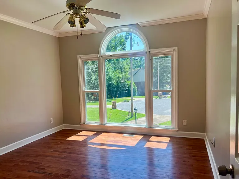 601 Southdale Cir — Photo 18
