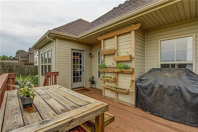 141 Summer Terrace Ln — Photo 16