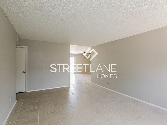 4th image of 2454 E Hilton Ave