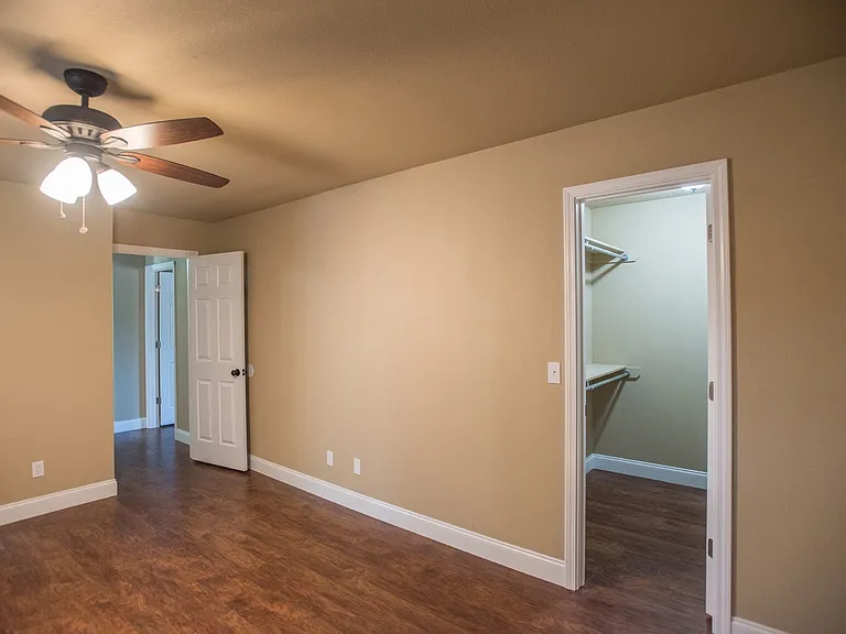 2096 E Honeysuckle Ln — Photo 13