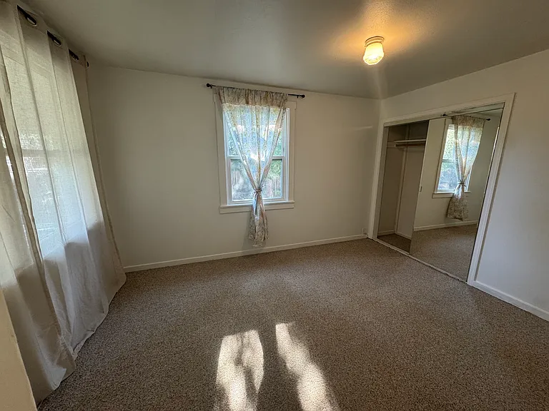 962 Charter Oak Ave — Photo 14