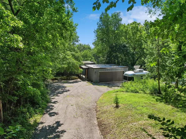 1551 NW 75th St, Clive, IA 50325