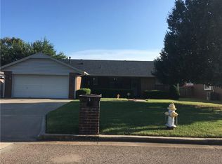 113 Meadows Ln, Shawnee, OK 74804