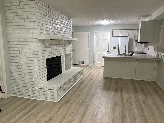5th image of 1401 NE 124th St