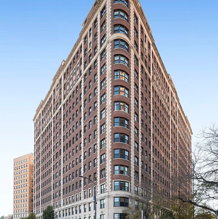 1st image of 3750 N Lake Shore Dr APT 10D