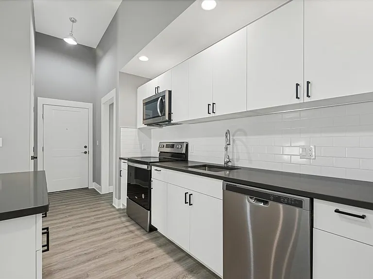 47 Beekman Ave #34 — Photo 7