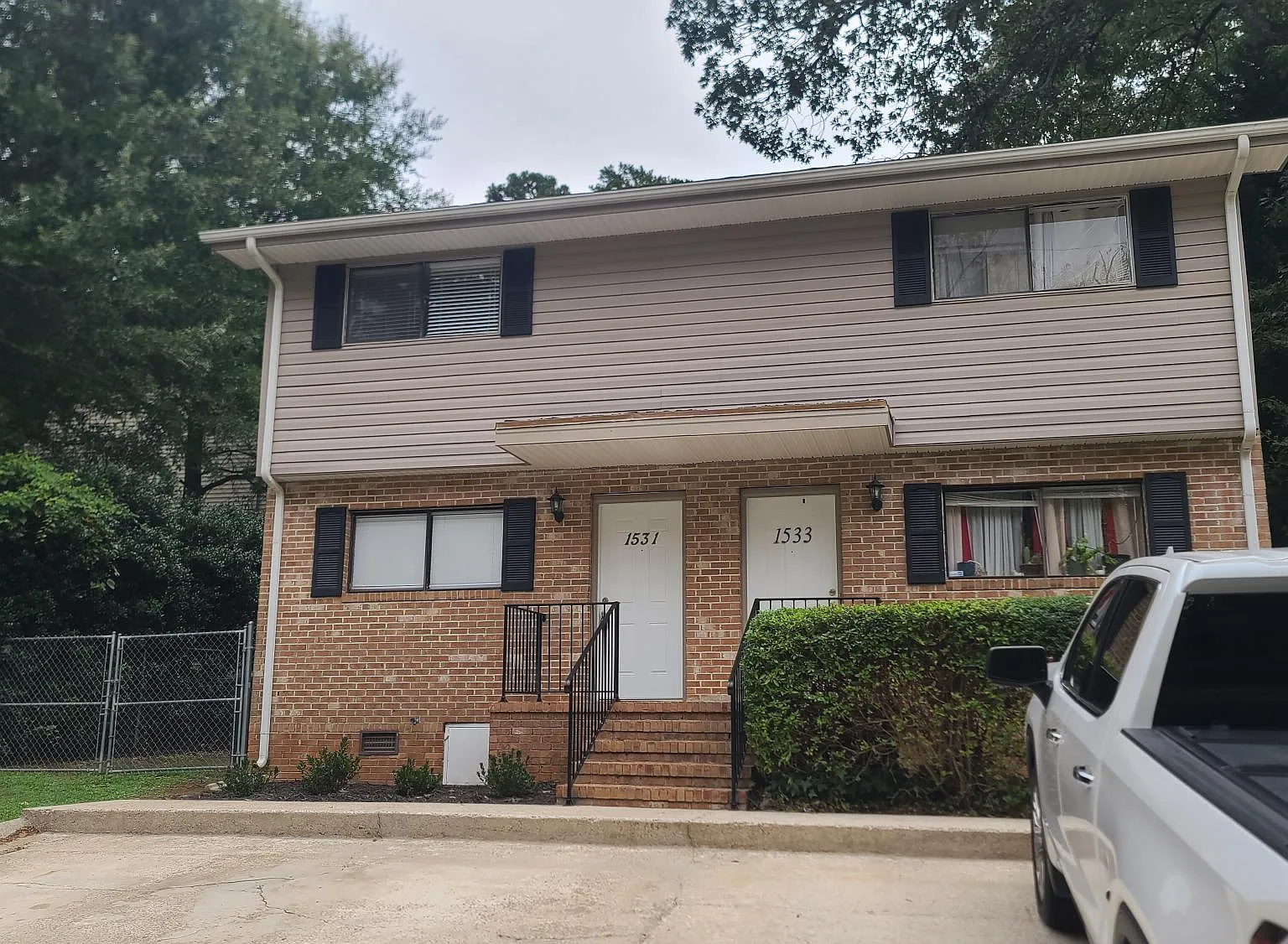 2 bed, 1.5 bath, 990 sqft, $1,495 — Photo 1