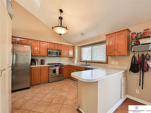 4th image of 7817 La Vista Dr