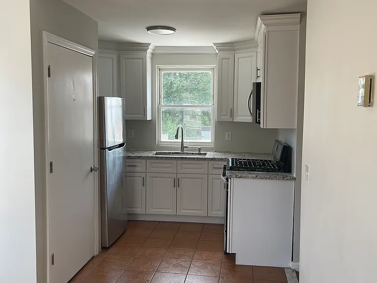 1294 Forest Ave #2 — Photo 1