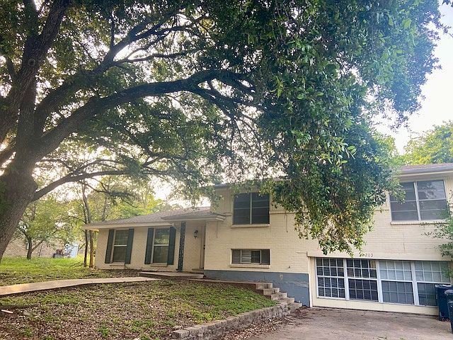 1st image of 203 Redmond Dr