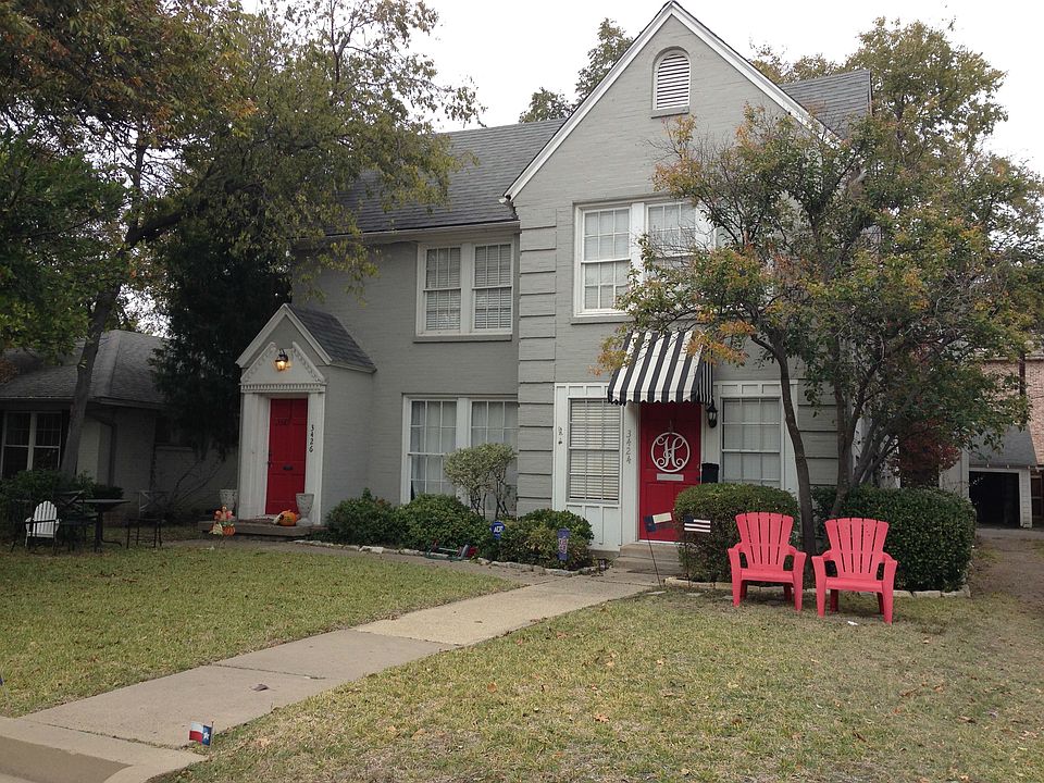 Front entrance, on right