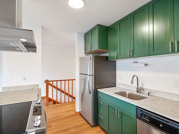 4th image of 4800 Phinney Ave N APT 5