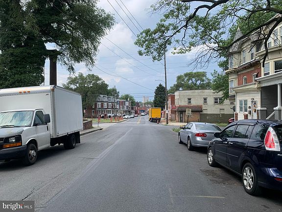 3rd image of 1810 Walnut St