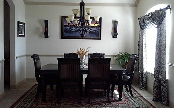 4th image of 330 Highland Valley Ct