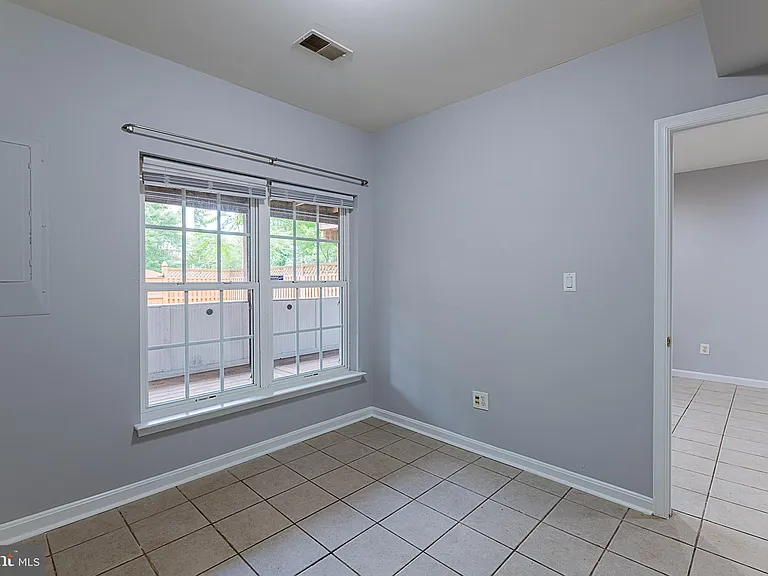 24635 Kings Canyon Sq — Photo 35