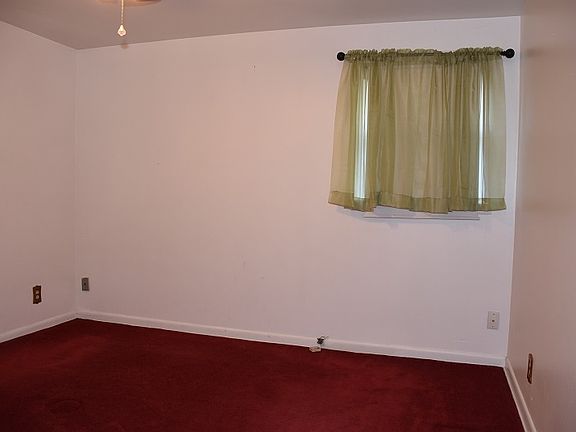 5th image of 1403 E Lacrosse Ave