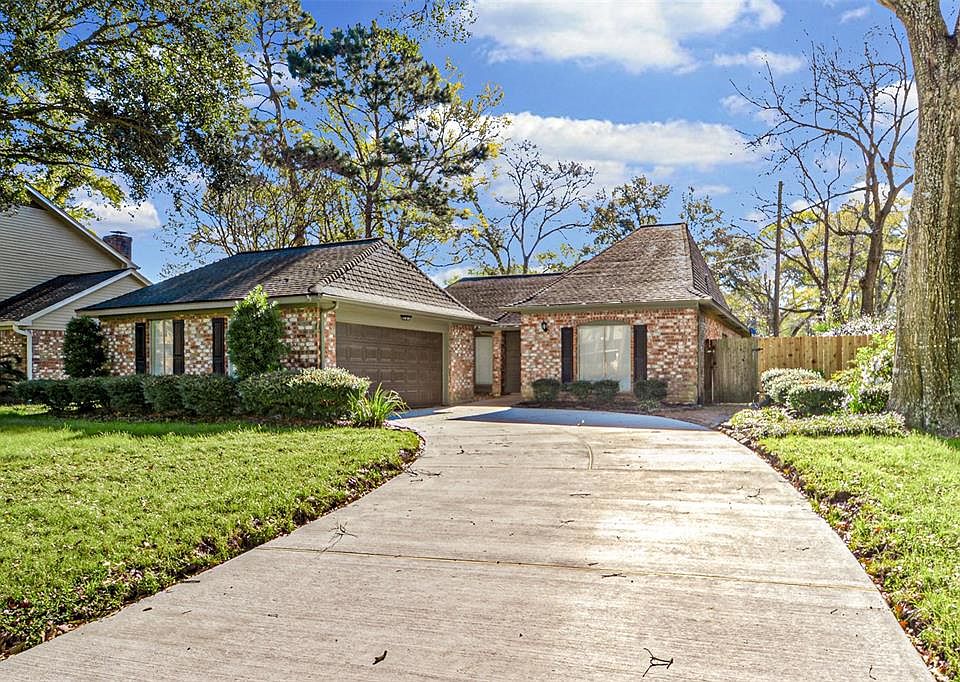 1st image of 15022 Carols Way Dr