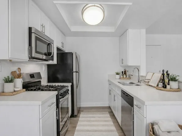 7705 Hampton Ave Property, 7705 Hampton Ave APT 217, Los Angeles, CA 90046