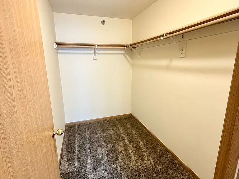 221 Crystal St — Photo 16