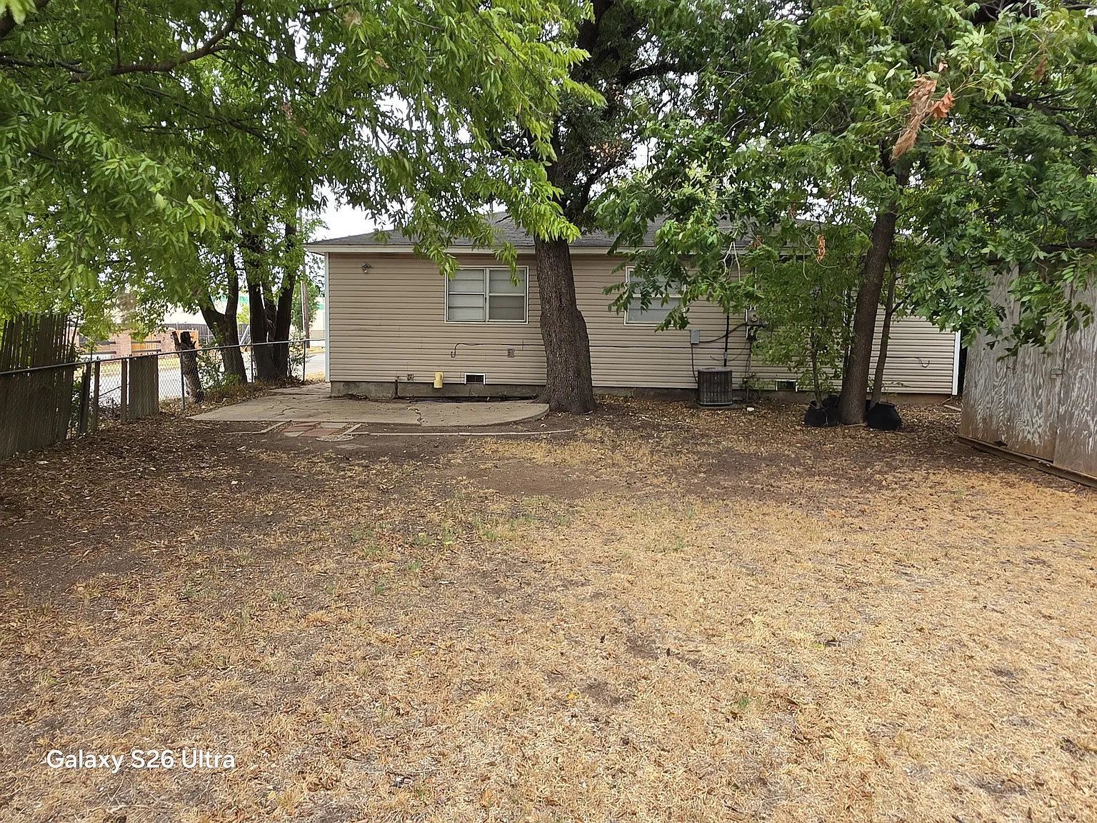 3 bed, 1.5 bath, 952 sqft, $1,275 — Photo 2
