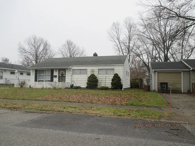 1228 Lakewood Dr photo 1