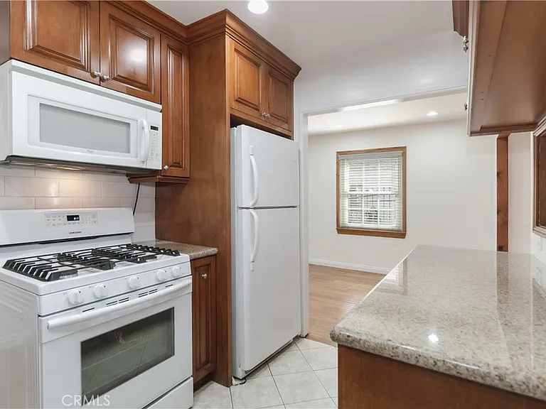 6313 Bluebell Ave — Photo 7