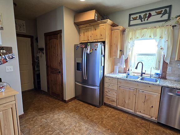 4th image of 3645 Butte Rd
