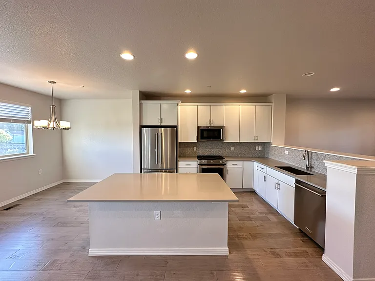1023 Leonard Ln — Photo 14