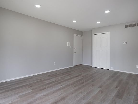 4th image of 37095 Nottingham Dr APT 15