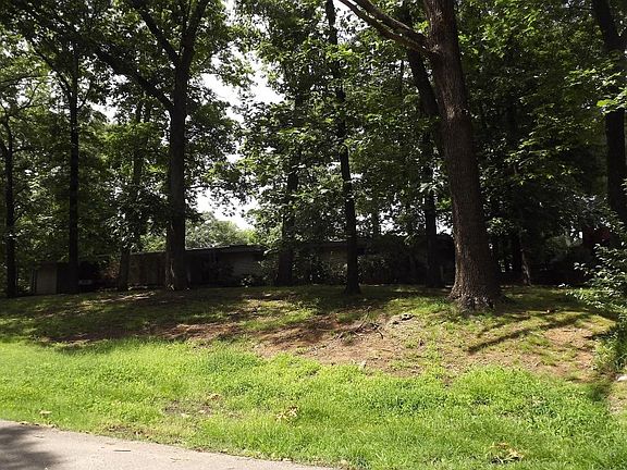 2nd image of 5592 Glenwild Ave