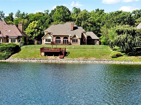 3rd image of 6411 Cherbourg Dr