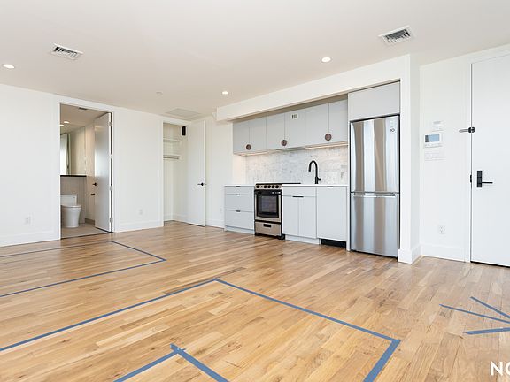 3rd image of 33 Franklin St #704