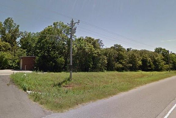 4th image of Alameda Dr