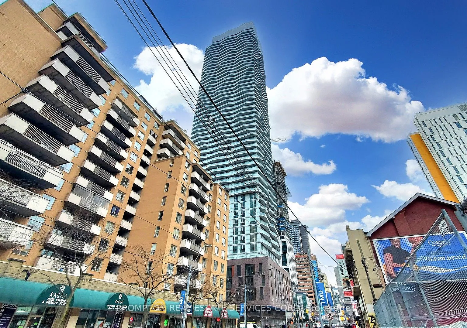 Social Condos by Pemberton — Photo 1