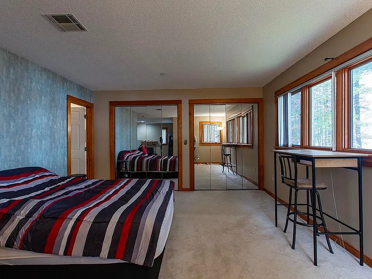 33 Clearwater Dr — Photo 8