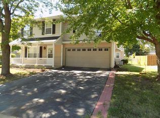 2910 Worcester Ln, Aurora, IL 60504