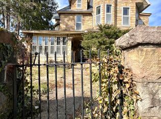 401 Lincoln St, Mount Hope, WV 25880